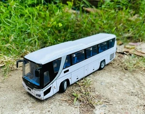 1:43 Scale Japanese Isuzu Gala Bus Handmade Diorama Model Bus - Picture 1 of 6