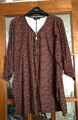 VGC Ladies NEW LOOK CURVES Spice BROWN & BLACK Print Zip Front Blouse Top 22/24 - Image 1 of 4