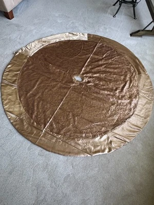 "Falda elegante árbol de Navidad de bronce y oro de 70""" Foto 1 de 4