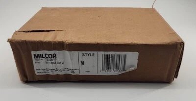 Milcor - 3202010 - Puerta rasante grado arquitectónico estilo M estilo 8" x 8" Foto 1 de 4