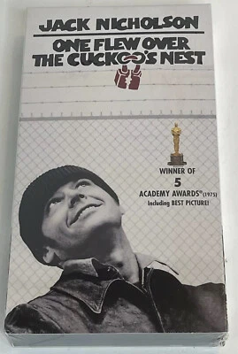 ОДИН ПРОЛЕТЕЛ НАД ГНЕЗДОМ КУКУШКИ НОВЫЙ ЗАПЕЧАТАННЫЙ VHS 1975 JACK NICHOLSON  - Изображение 1 из 2