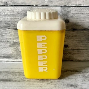 Vintage 1950s Yellow Sterilite Pepper Shaker 1072 - Picture 1 of 10