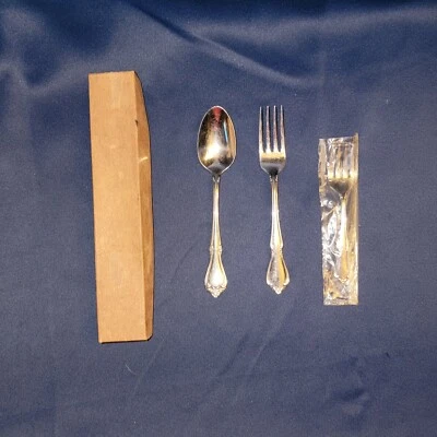 Oneida S.S.S. de colección Juego de cuchara, tenedor de cena y ensalada Roger 1881 Deluxe Chateau Foto 1 de 4