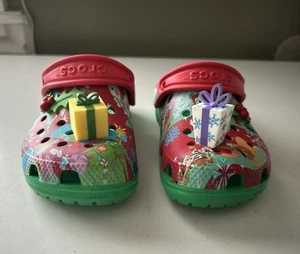Crocs Disney Parks 2023 Christmas Holiday Mickey & Friends Clogs Kinder Größe C10 - Bild 1 von 5