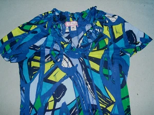 Koi by Kathy Peterson Scrub Top Size XS Short Sleeve blue geometric - Picture 1 of 2