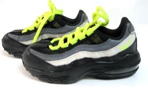 Nike Air Max grau schwarz Jungen Größe 11C sportliche Laufschuhe Turnschuhe gebraucht, in einwandfreiem Zustand - Bild 1 von 8