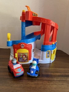 Little People Race and Chase Rettungsstation mit 2 Wheelies Autos - Bild 1 von 6