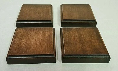 LOTTO 4 BASETTA BASE IN LEGNO TIGLIO PER FIGURINI 10X10 h 2,5 - Immagine 1 di 2