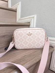 Neu mit Etikett Kate Spade KK063 Spade Flower Kameratasche Umhängetasche in Rose Smoke - Bild 1 von 3