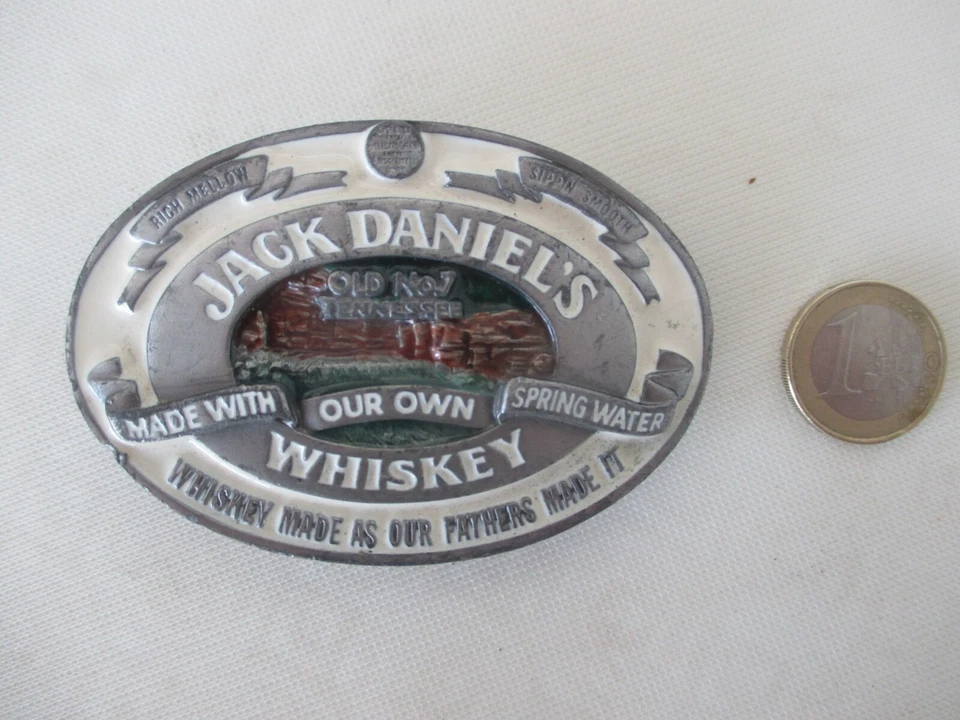 BOUCLE DE CEINTURE US. Métal et émail. - Photo 1/2