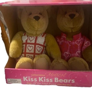 Hallmark Limited Edition Musical Kiss Kiss Bears Plays “All You Need Is Love” - Picture 1 of 5