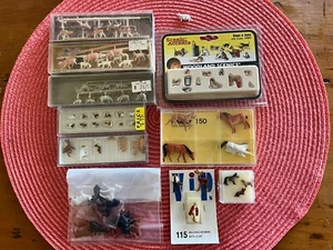 Huge Lot of HO Figures Mainly Animals, Some Vintage, Preiser, Merten, 108 - Picture 1 of 22