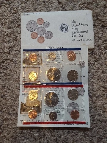 1992 Denver And Philadelphia Mint Sets Cover