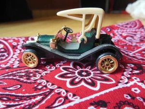 Green Ford Model T - 1:64 Scale Car - High Speed - #HF 9085) - Picture 1 of 4