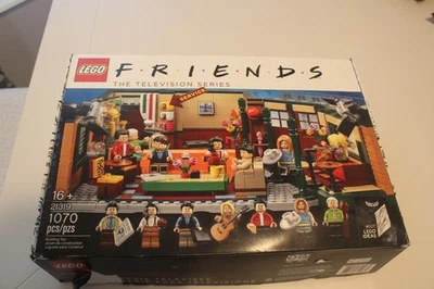 LEGO Friends TV Series Central Perk Set 21319 used.  see pics. FREE SHIP[PING. - Image 1 of 4