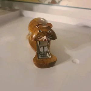 VINTAGE CAT STAPLER WOODEN HAND PAINTED FACE WORKING - Picture 1 of 6