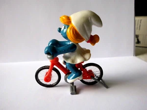 Schlümpfe Schlumpf mit Fahrrad "Schlümpf-Finchen" Schleich 5,5 cm 40236 von 1982 - Bild 1 von 3