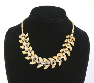 VINTAGE 1950s 60s GOLDEN LEAF CRYSTAL RHINESTONE NECKLACE EXCELLENT CONDITION - Picture 1 of 10