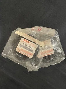 Tab de ajuste genuino Suzuki NOS 55125-98J10 - Imagen 1 de 6