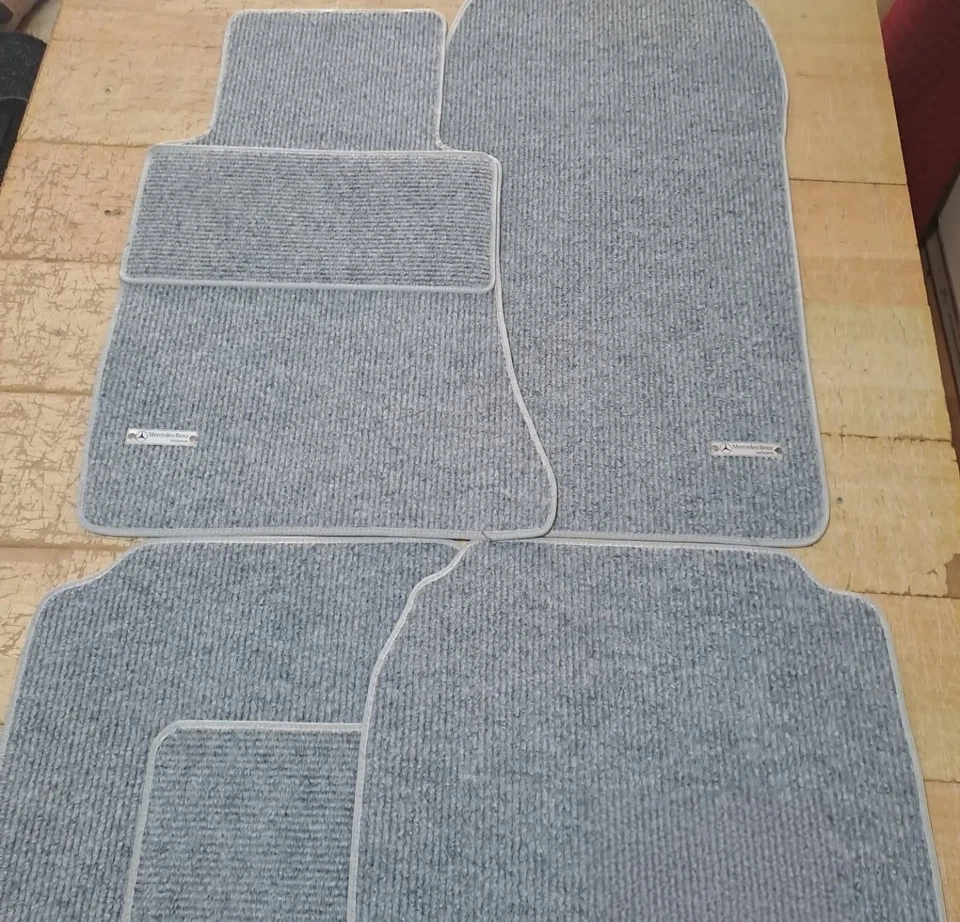 W124 梅赛德斯奔驰凹槽式地毯垫套装灰色-新产品 — 第 1/1 张图片