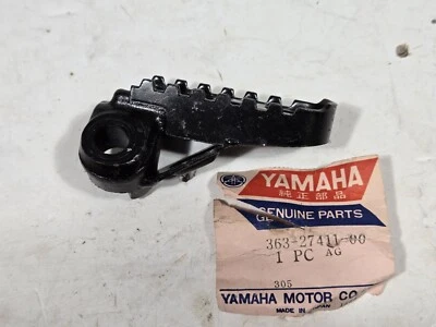 Reposapiés izquierdo Yamaha NOS, 1973-1974 MX250, MX360, SC500 Foto 1 de 2