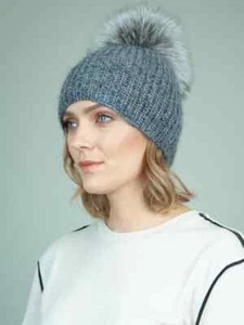 AVIMA Handknit Gray Merino & Mohair Wool Hat with Detachable Fox Fur Pom-Pom - Afbeelding 1 van 6