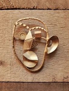 Modernist Abstract Brooch Pin VTG 80s Brutalist Face Openwork Metal Gold Tone - Picture 1 of 5