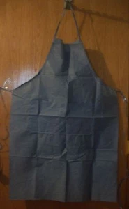 ULine Disposable Aprons 40 PIECES adding 5 FREE WHITE ONES - Picture 1 of 3