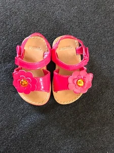 GYMBOREE Hot Pink Floral Patent Sandals Size 4 Toddler - Picture 1 of 7