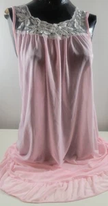 Vintage Ladies Nylon Night Gown - Pink - Ruffle at Hem - Bild 1 von 5
