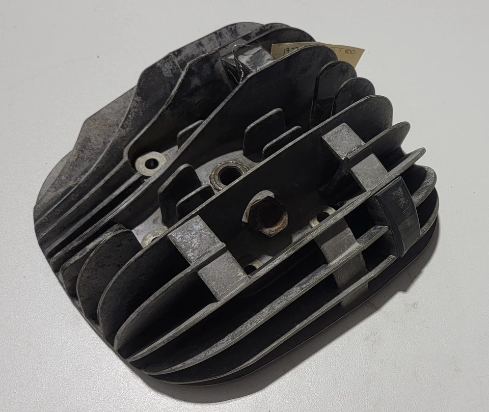 Головка блока цилиндров 1977 Yamaha IT400 IT 400 77 YZ400 - Изображение 1 из 4