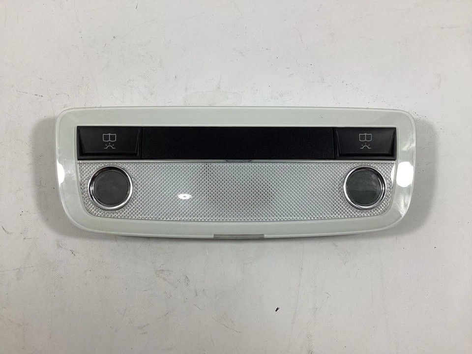 2008-2021 梅赛德斯-奔驰 CLA250 后顶顶圆顶灯黑色 2048204901 原始设备制造商。 — 第 1/4 张图片