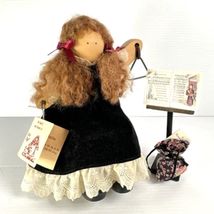 Muñeca de madera de San Valentín Lizzie High Claire de colección con etiqueta, triángulo y soporte de música - Imagen 1 de 8