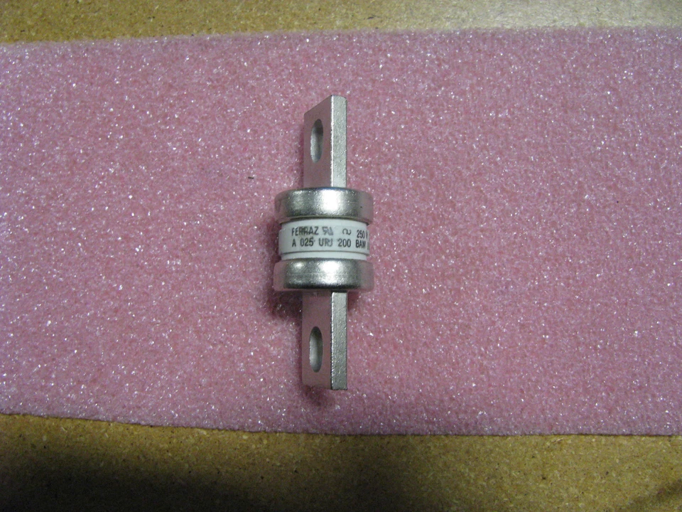 LIEBERT / FERAZ FUSE CARTRIDGE # 25-2000040-0 NSN: 5920-01-120-4174  200A  250V - Image 1 of 1