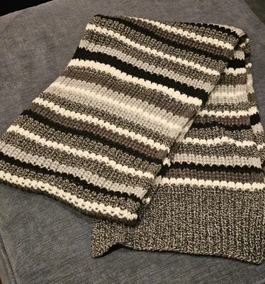 Michael Kors Bufanda Tejida Rayas Negro Blanco Gris Foto 1 de 4