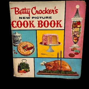 VTG. BETTY CROCKER ~New Picture Cookbook 1961 HC 1st EDITION 4th PRINTING 5 Ring - Picture 1 of 13