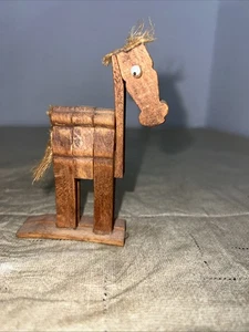 Vintage Volkskunst Handarbeit Pferd Wäscheklammer Handarbeit Unikat Figur Holzpuppe - Bild 1 von 8