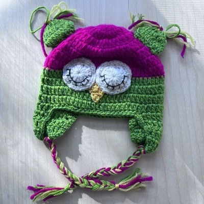 Sombrero de bebé recién nacido de ganchillo hecho a mano - lindo diseño de búho con orejeras - rosa intenso AC02 Foto 1 de 2