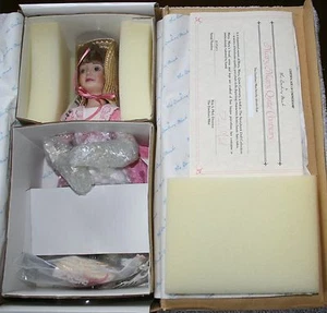 Danbury Mint The Story Book Doll Collezione "Mary, Mary Abbastanza Contrary" 11" Doll - Foto 1 di 2