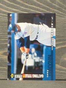 1995 Tony Gwynn #73 Upper Deck Collectors Choice Gold Signature Card