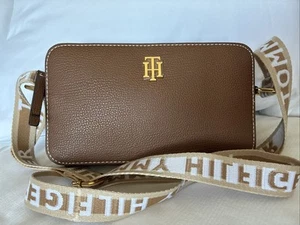 Tommy Hilfiger crossbody Style Bag. Authentic Bag From The USA. - Picture 1 of 7