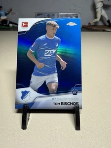 2022-23 TOM BISCHOF TOPPS CROMO BUNDESLIGA #44 REFRACTOR AZUL RC/180 - Imagen 1 de 2
