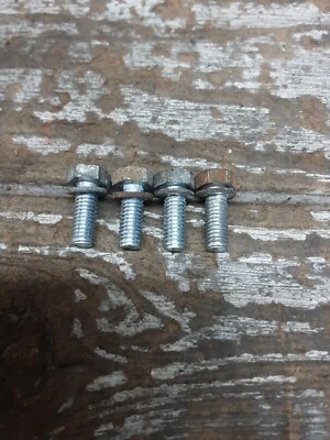 82 80-83 Honda Goldwing GL1100 GL GL 1100 1982 pernos de guardabarros de llanta delantera Foto 1 de 4