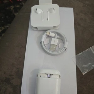 Apple AirPods - Zdjęcie 1 z 1