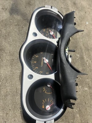 Nissan 350z 2003 06 convertible Z33 OEM cuadro de instrumentos automático 89 k Foto 1 de 4