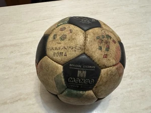 Pallone da calcio Mondo mondiali di Calcio Italia 90 vintage da collezione - Picture 1 of 8