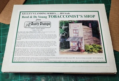 Ho Scale NEW RUSTY STUMPS KELLYS LANDING TOBACCONIST'S SHOP RAILROAD MODEL KIT - Image 1 of 2