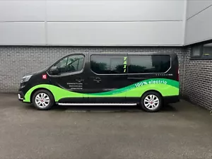 ELECTRIC TAXI RENAULT TRAFIC 9 SEATER HACKNEY WAV - Picture 1 of 17