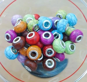 10 x MIXED COLOURS MARBLE PATTERN 4.5mm CORE EUROPEAN CHARM BEADS. IDEAL GIFTS - Picture 1 of 3