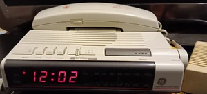 Vintage GE SpaceSaver Telephone Clock Radio Alarm Clock Snooze 2-9711A - Plus - Picture 1 of 8
